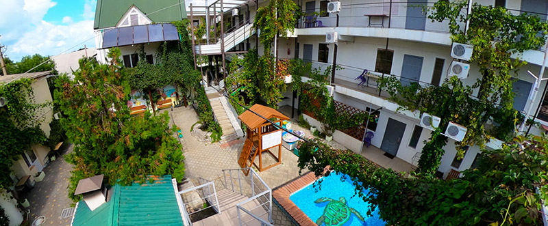 Территория гостевого дома «Ирина» Территория гостевого дома «Ирина»